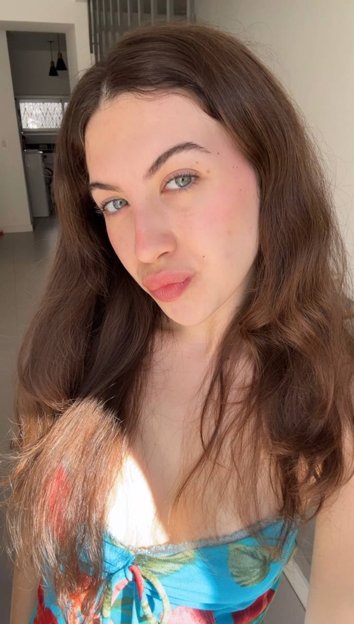 Nude girl Amber in Miami