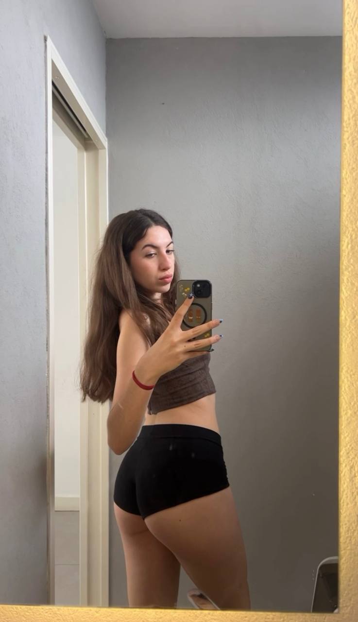 Amber in her underwear in Miami