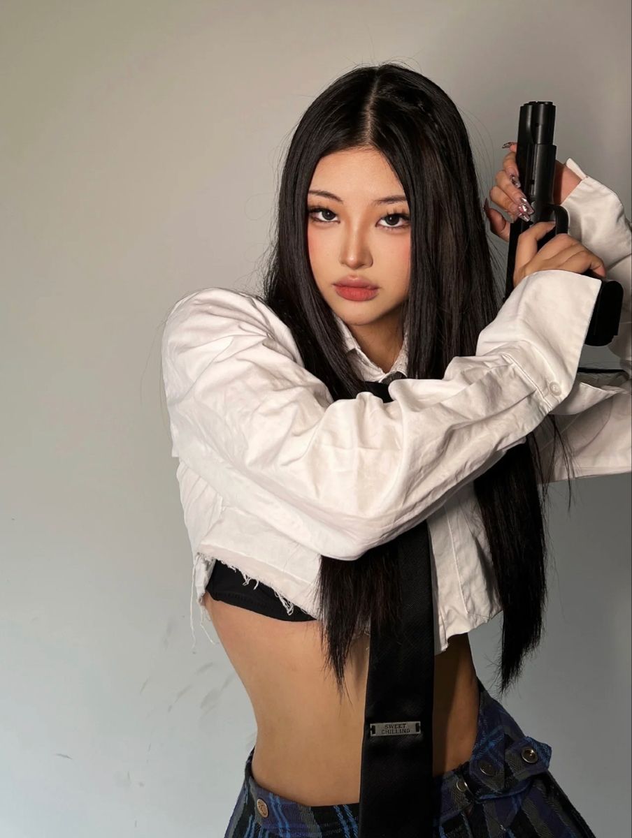 A cozy shot with Sassy girls — straight from Miami