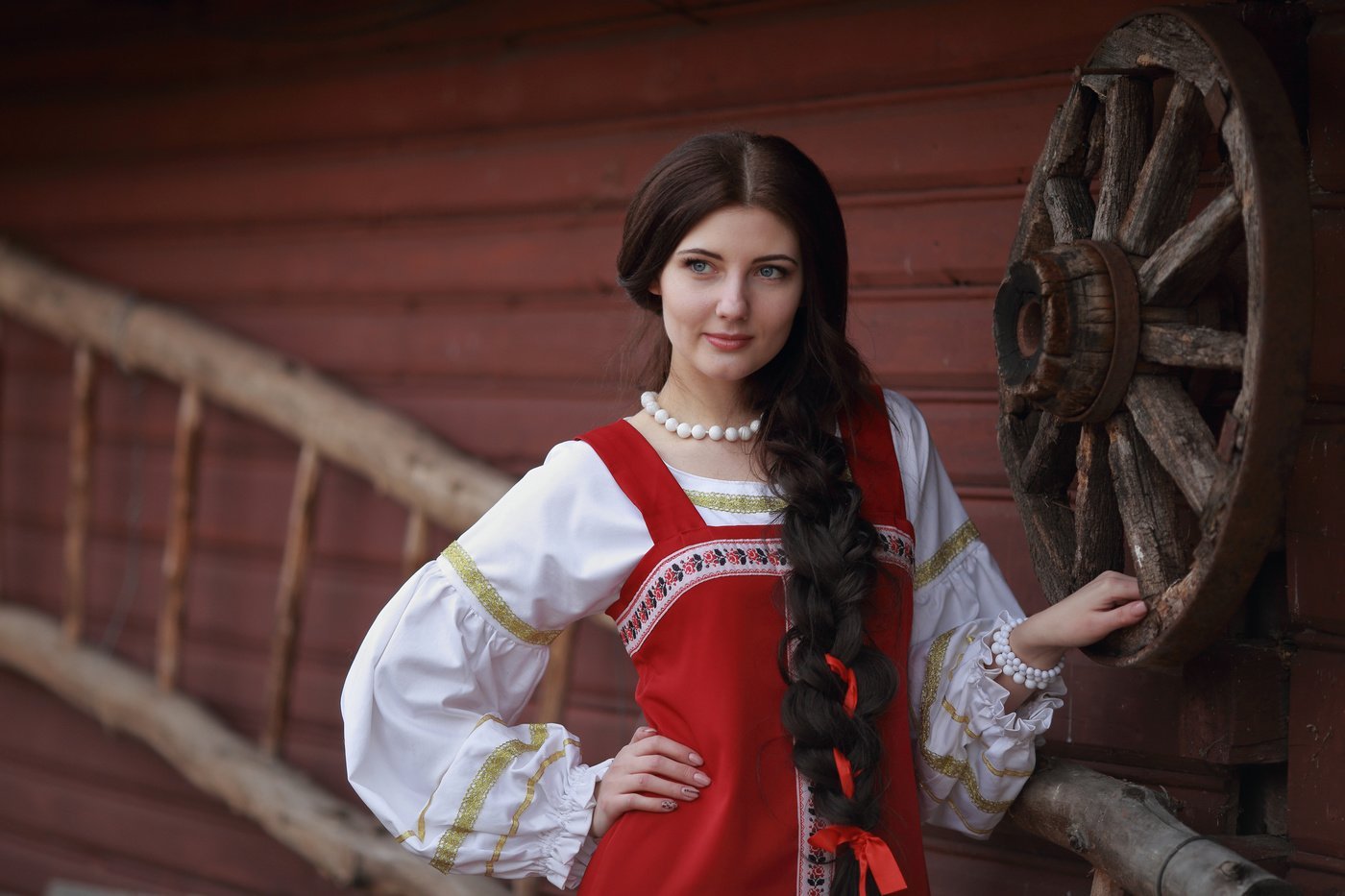 Girls in Slavic costumes’s look of the day — catch her live in Miami
